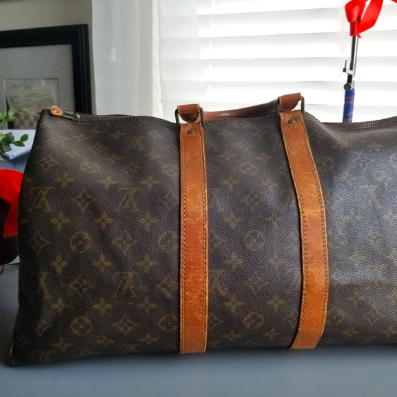 Louis Vuitton Handbags - LOUIS VUITTON Classic Keepal